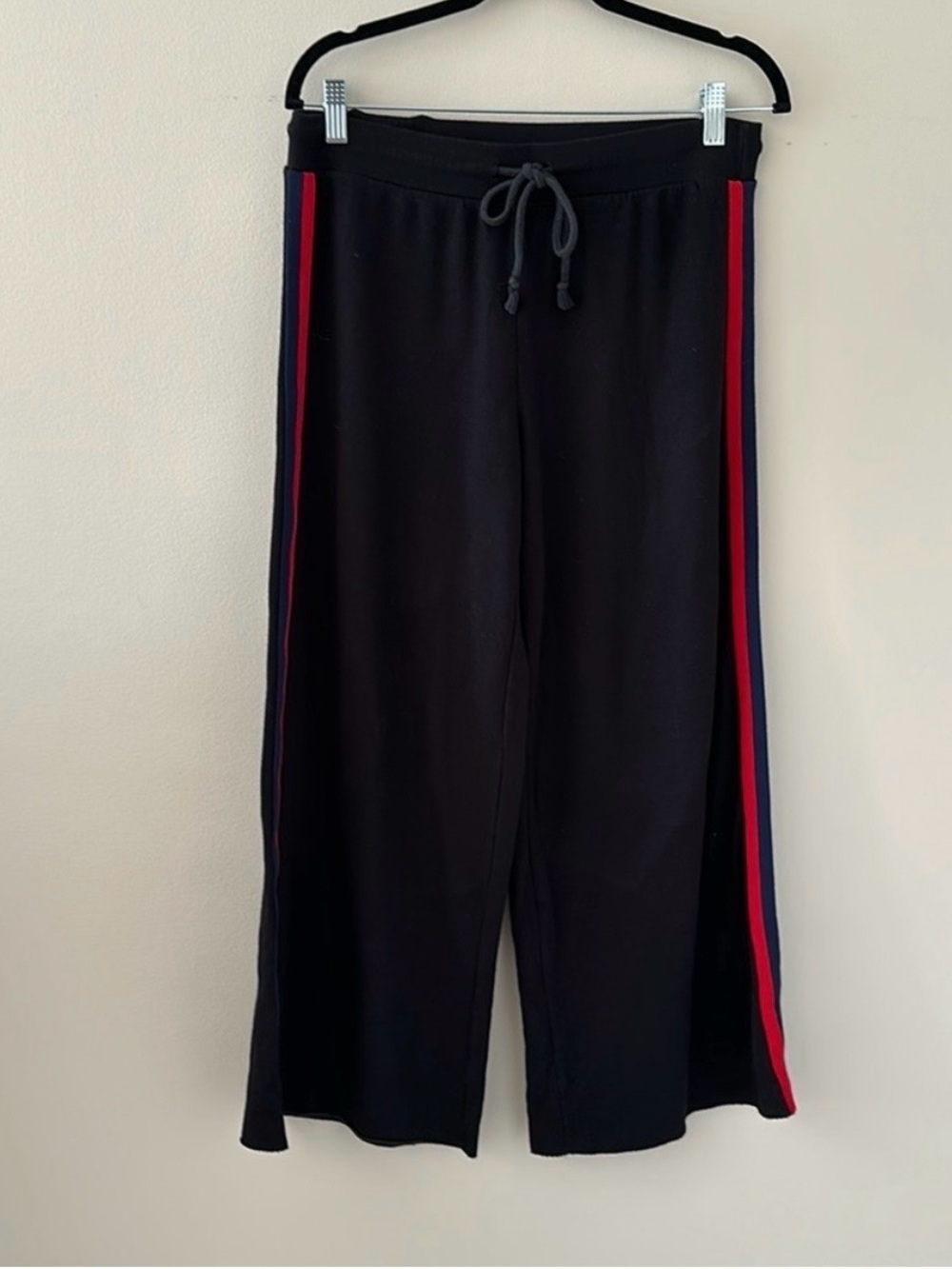 Velvet by Graham & Spencer | Women’s Black w/Red & Navy Trim Wide Leg Pants | S
